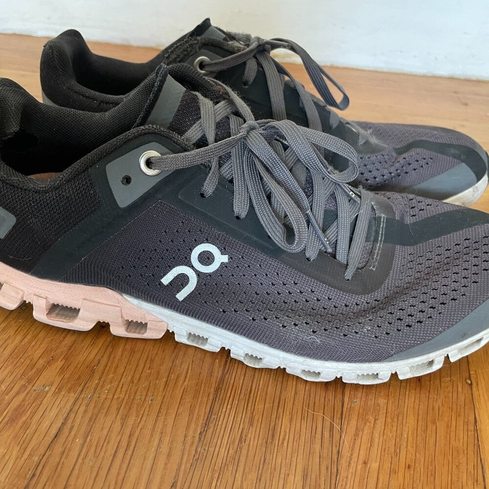Black/Rose On Cloudflow Road-running shoes size 7